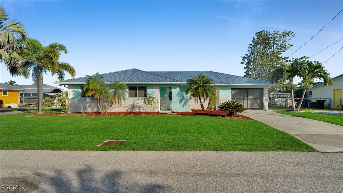 2758  Bruce Street