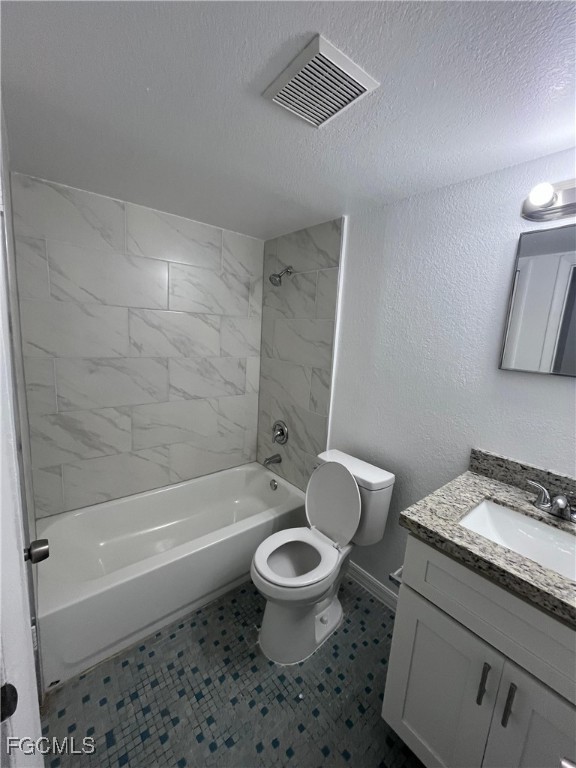 2452  Stella Street, Apartment 203