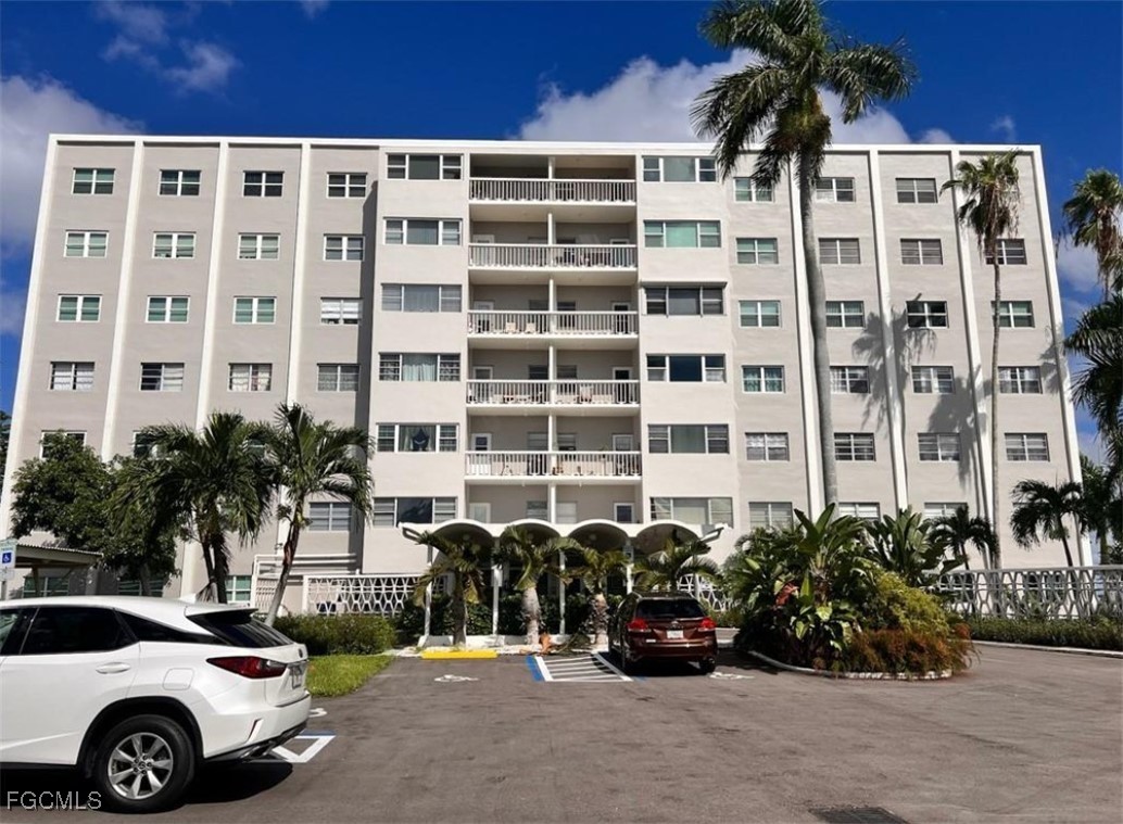 1900  Clifford Street, Apt 506