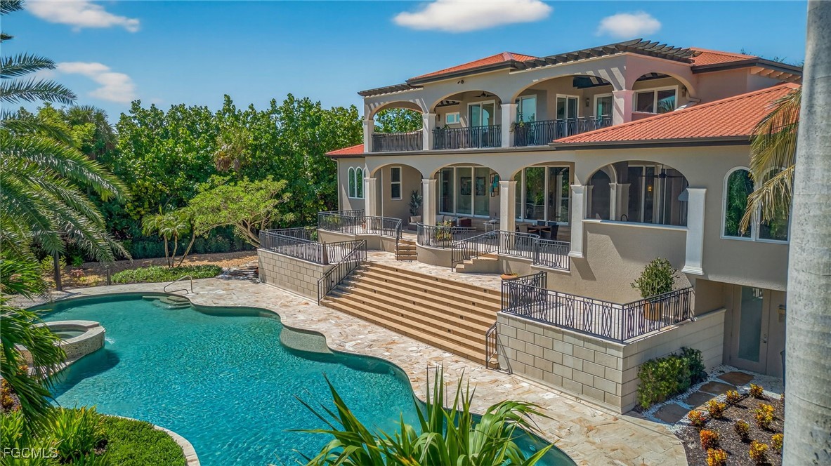 330  Cowry Court