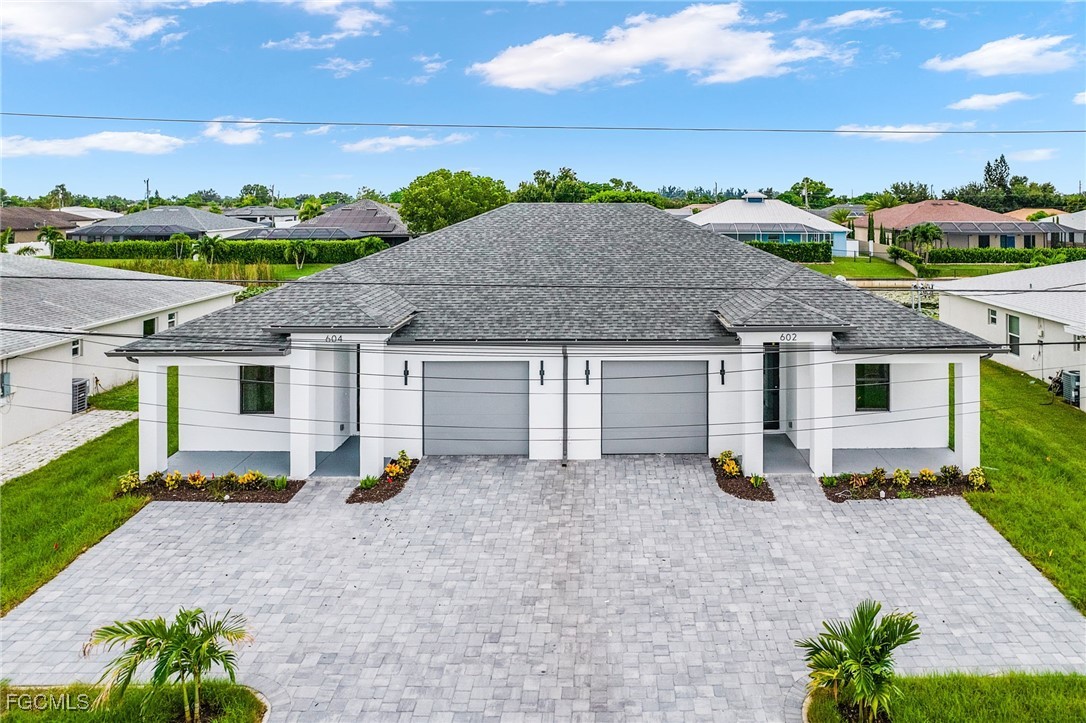 604/602 SW 8th Place