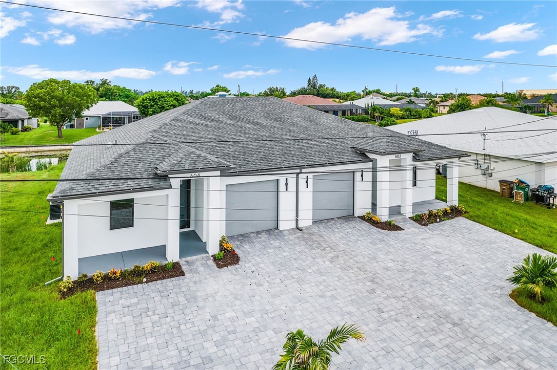 604/602 SW 8th Place