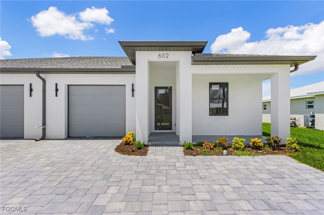 604/602 SW 8th Place