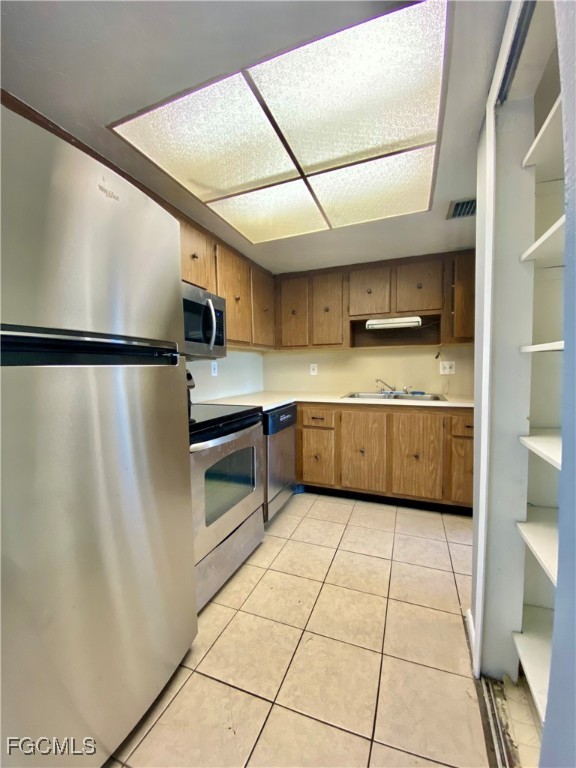 3704  Broadway, Apt 317