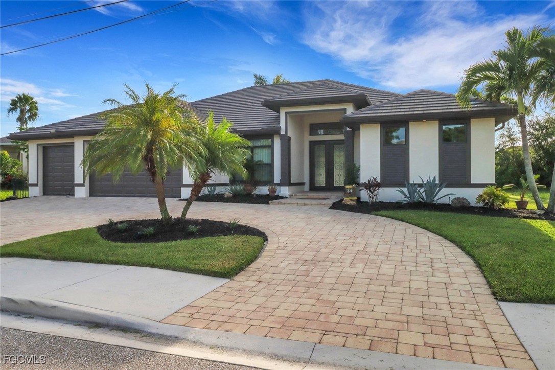 2115  Surfside Boulevard