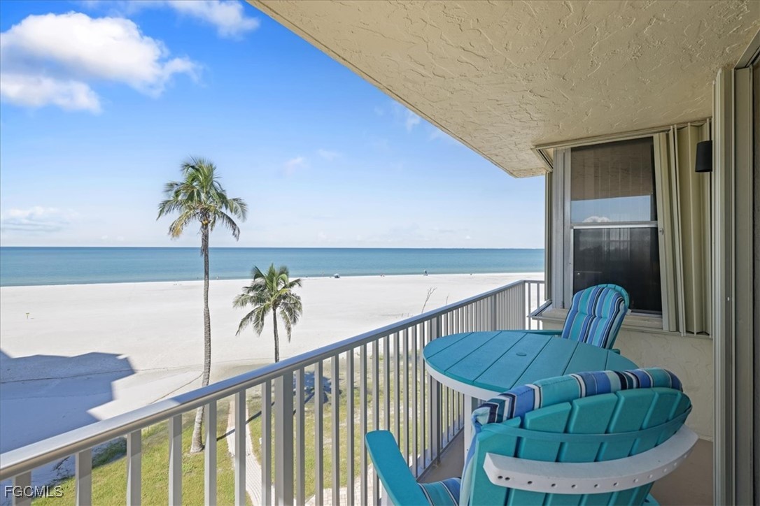7360  Estero Boulevard, Apt 304