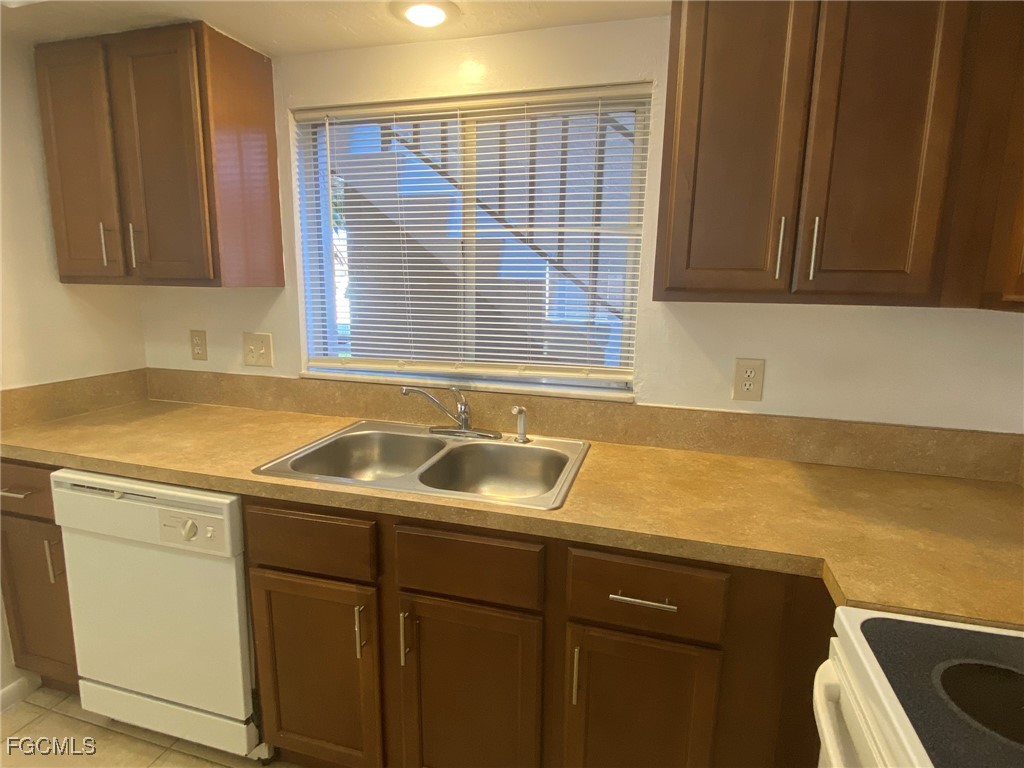 910 SE 14th Terrace, Apt 2