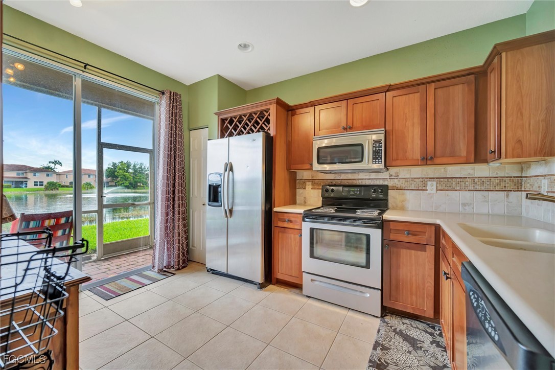 9808  Roundstone Circle