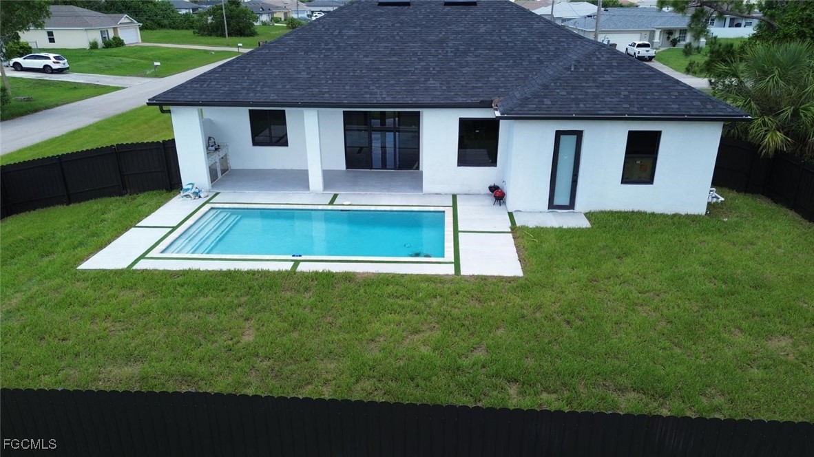 3631 NE 11th Place