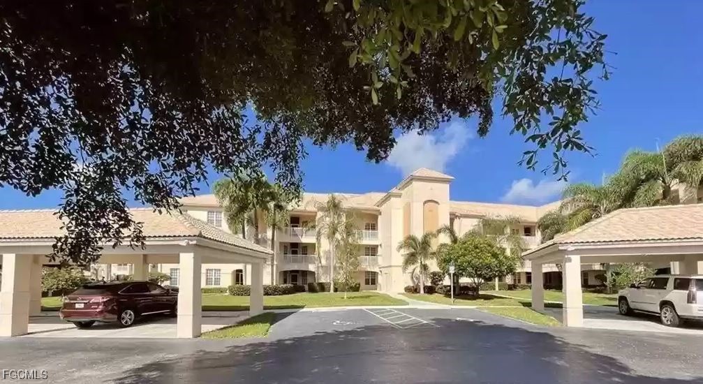 17020  Willowcrest Way, Apt 203