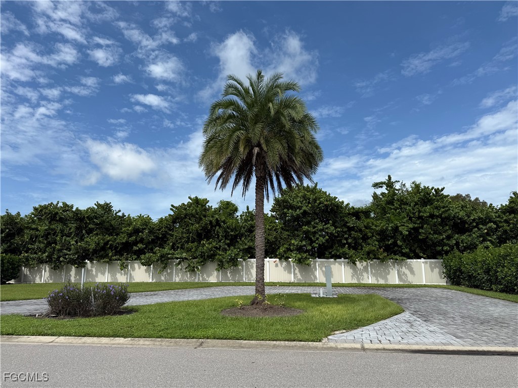 13268  Golden Palms Circle