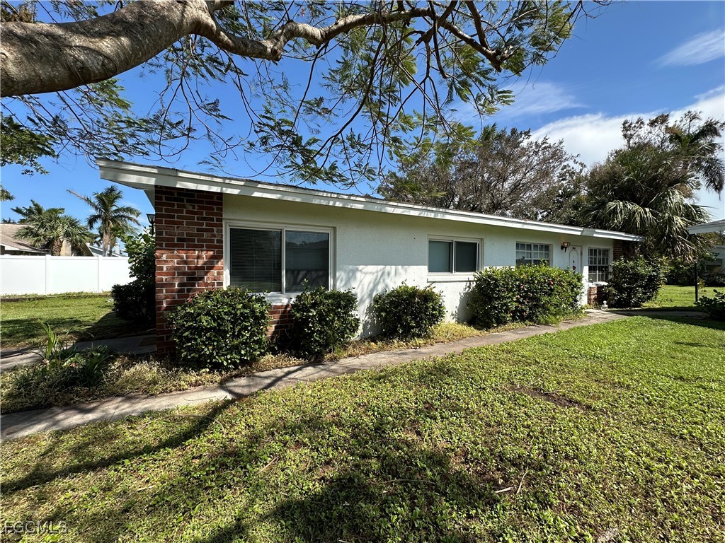 821  Courtington Lane, Apt 1