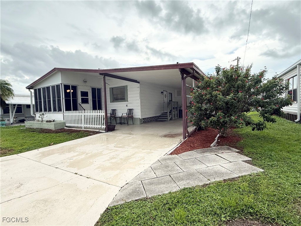 3404  Rainbow Lane