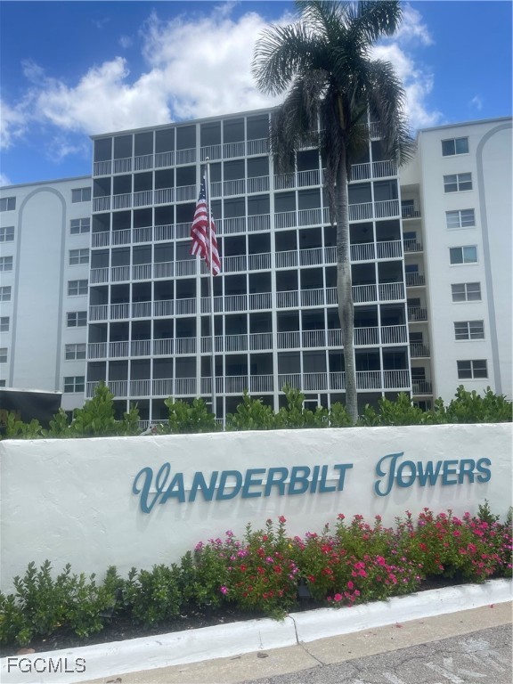 1  Bluebill Avenue, Apt 202