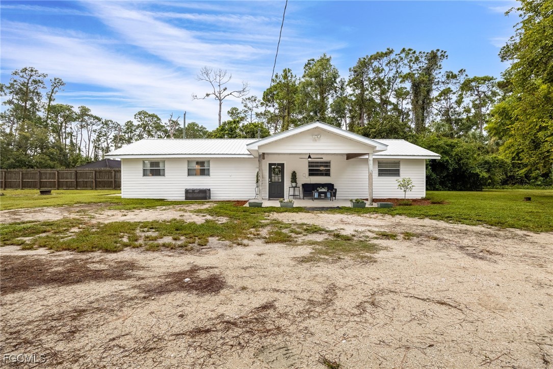 623  Captain Hendry Drive
