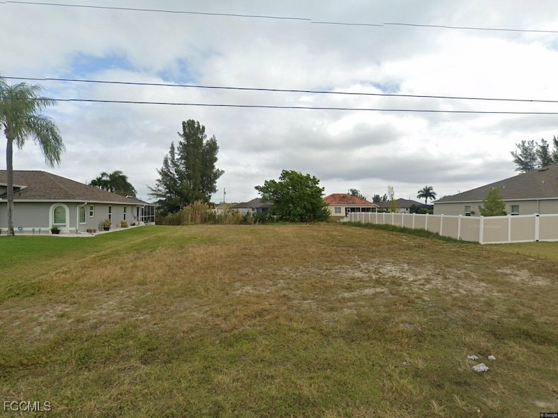 2127 SW 8th Court