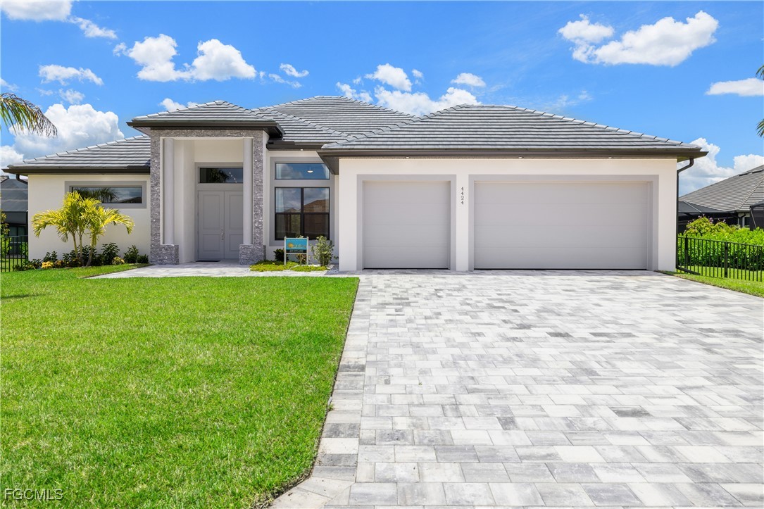 4424 SW 18th Place