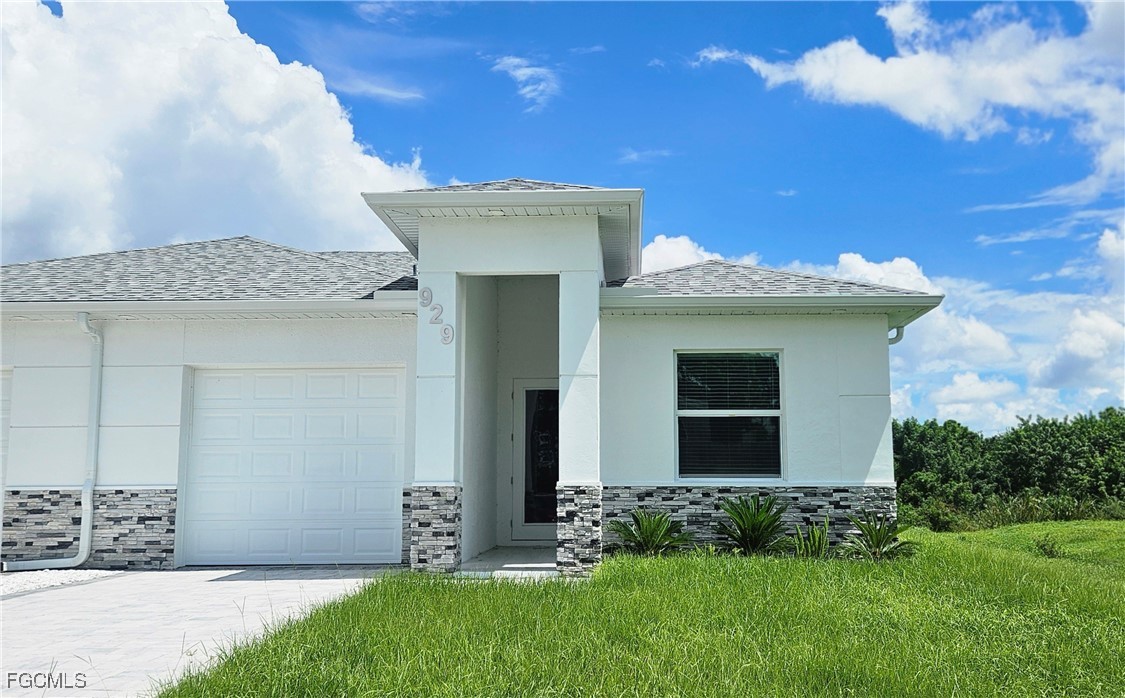 929  Eisenhower Boulevard