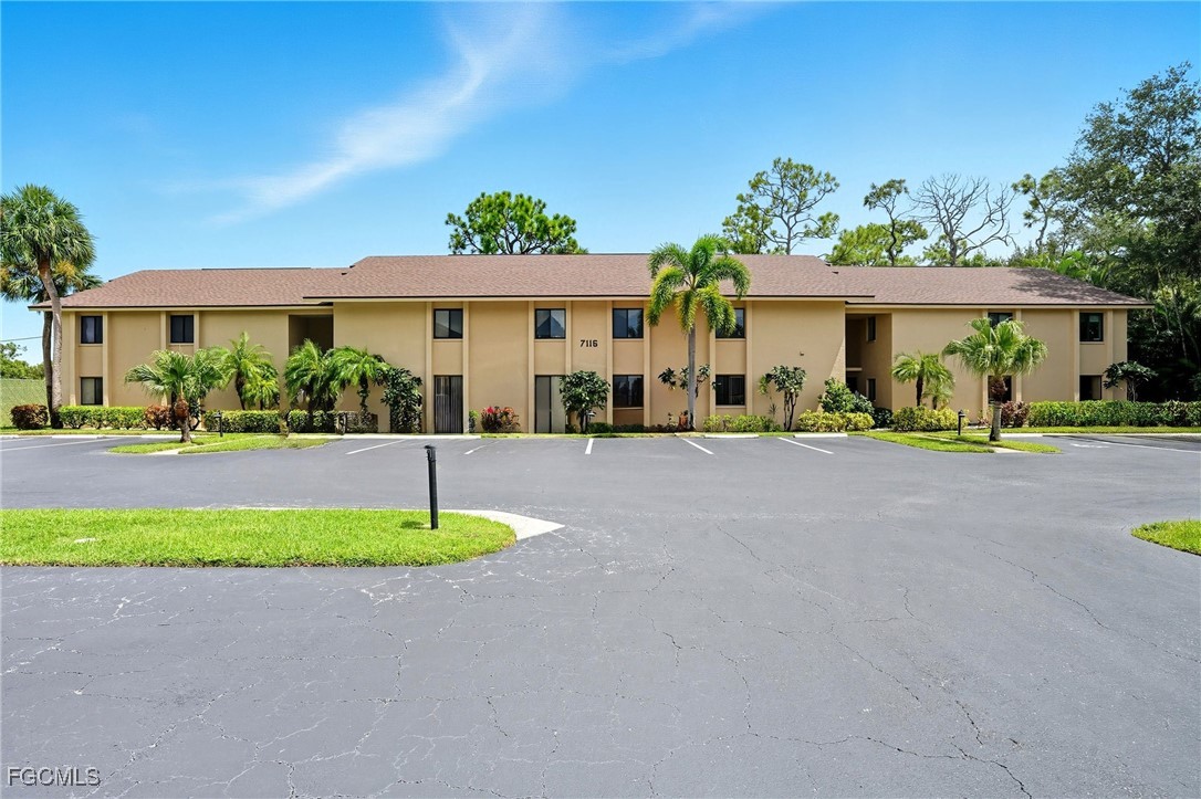 7116  Lakeridge Court, Apartment 103