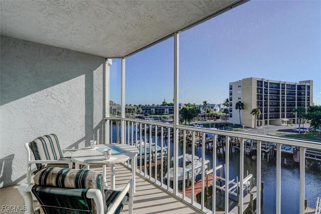 4521  Bay Beach Lane, Apt 324