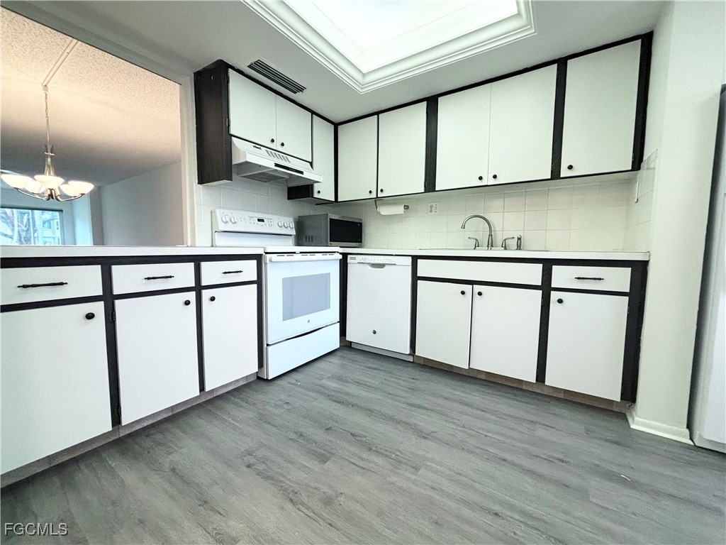 2264  Winkler Avenue, Apt 107