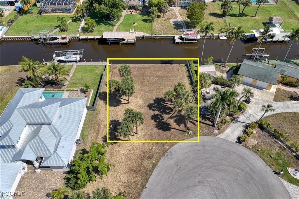 1806  MARINA CIR