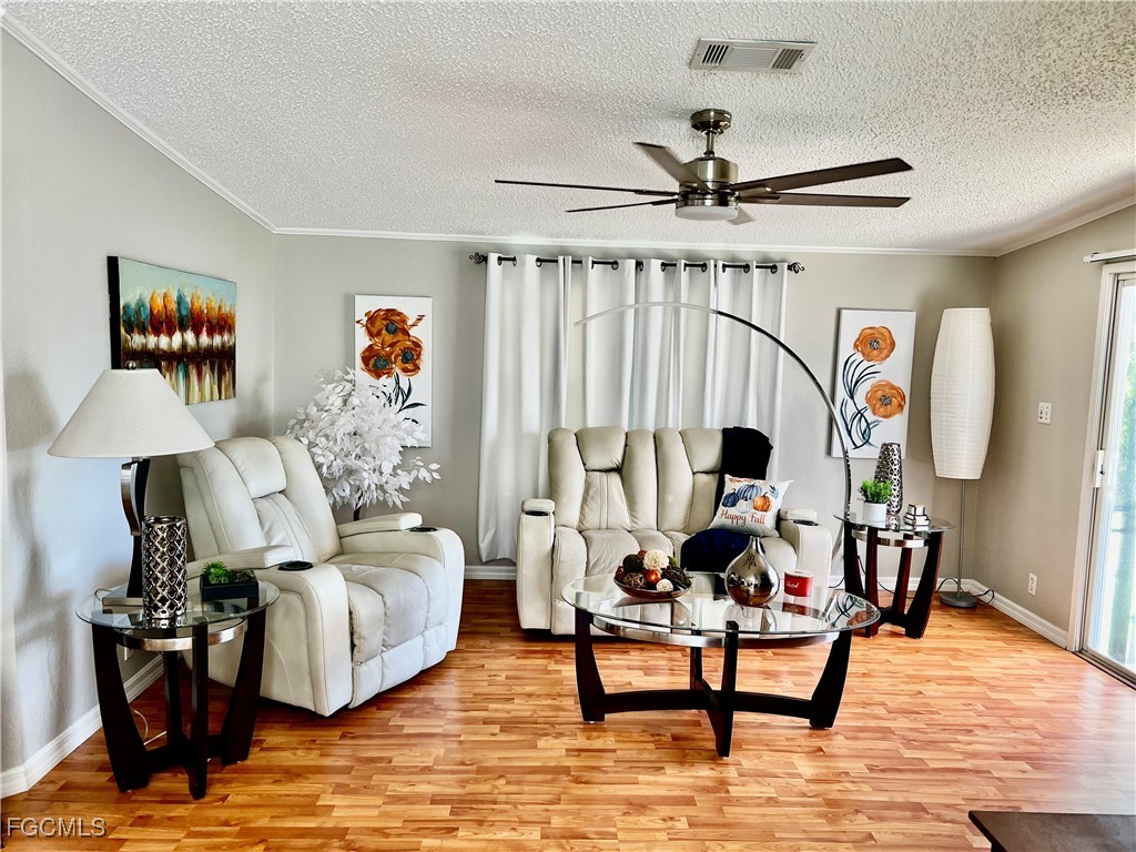 7623/7621  Breeze Drive