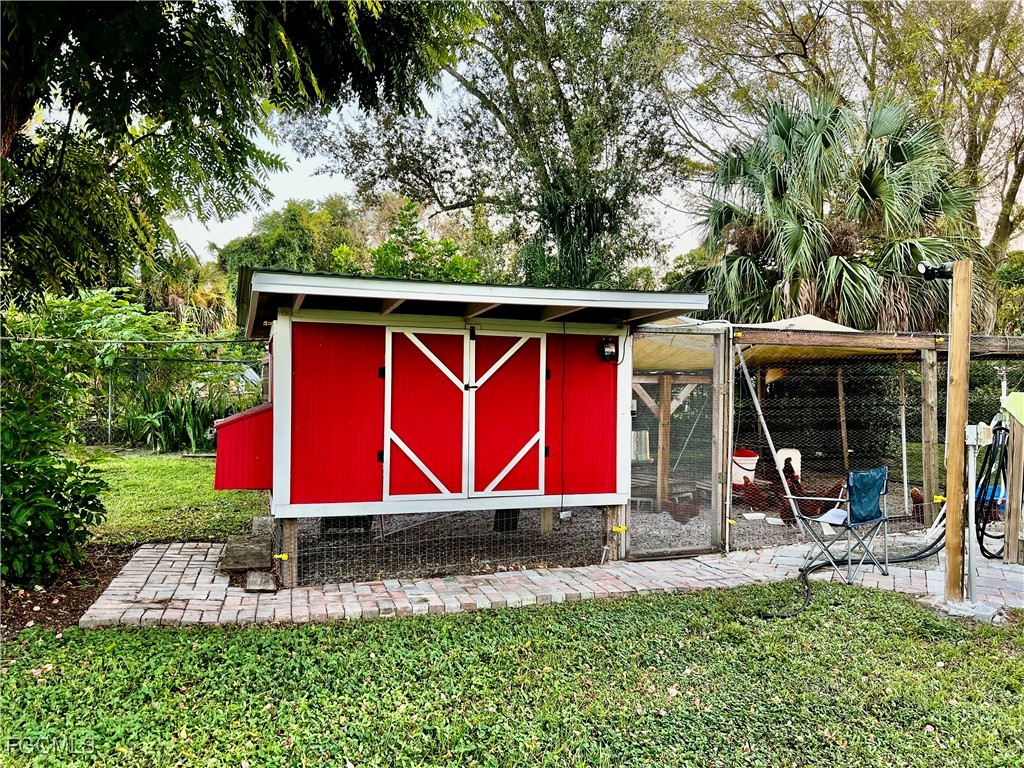 7623/7621  Breeze Drive