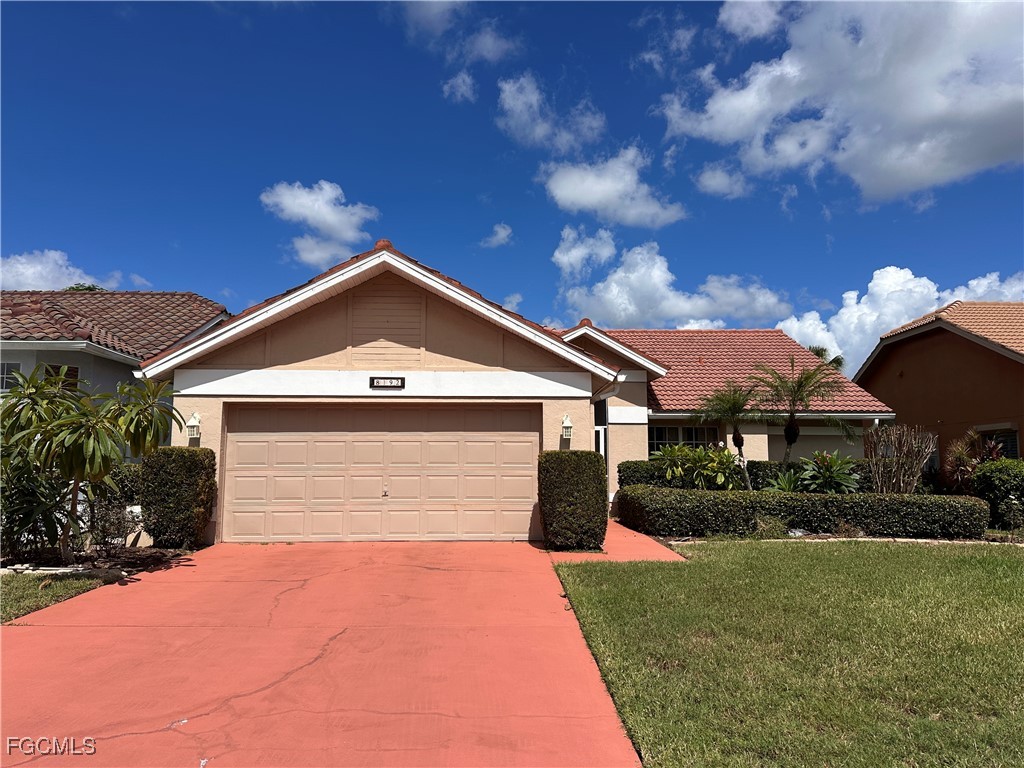 8192  Breton Circle