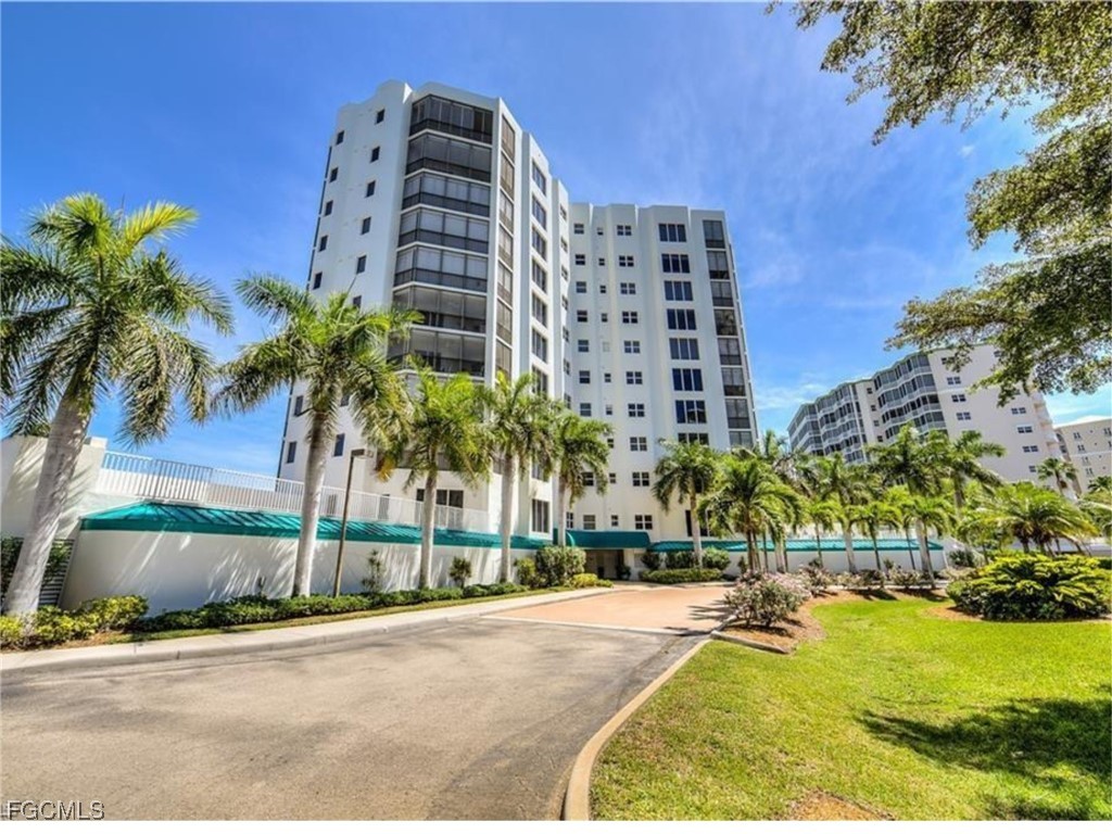 4183  Bay Beach Lane, Apt 313