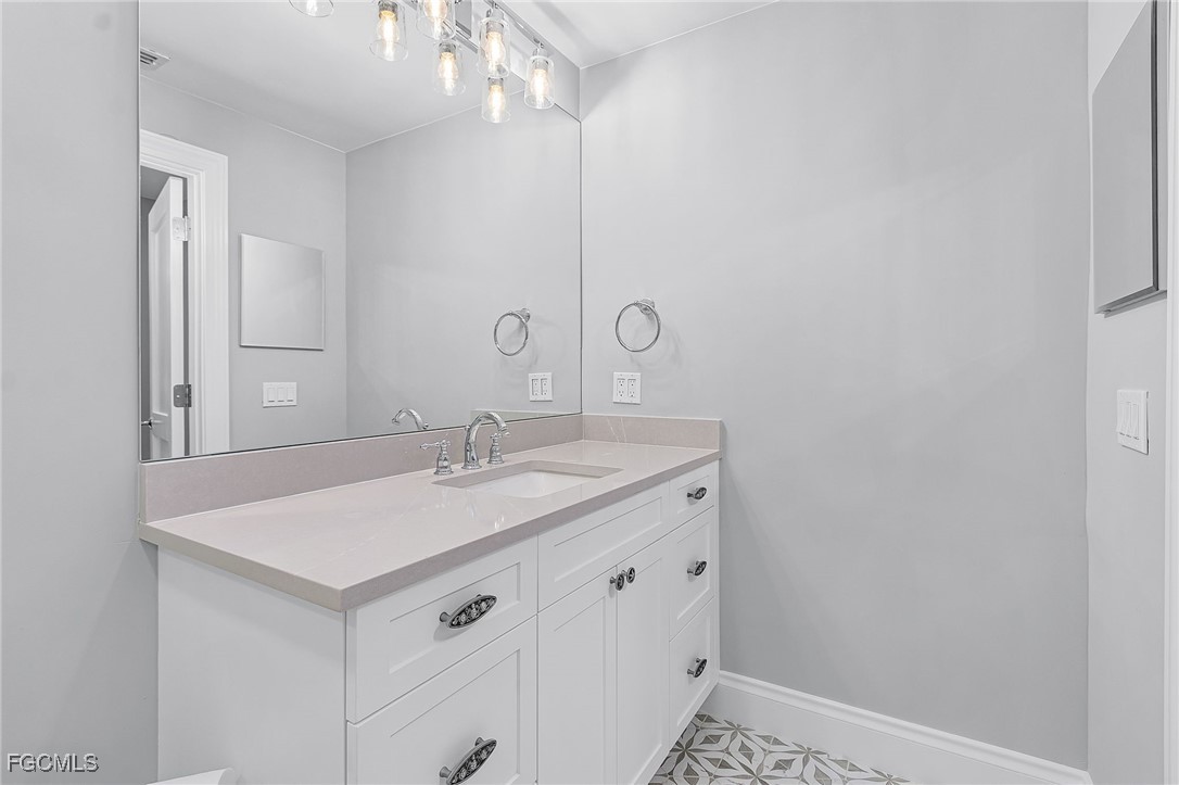 2721 W Gulf Drive, Apt 201