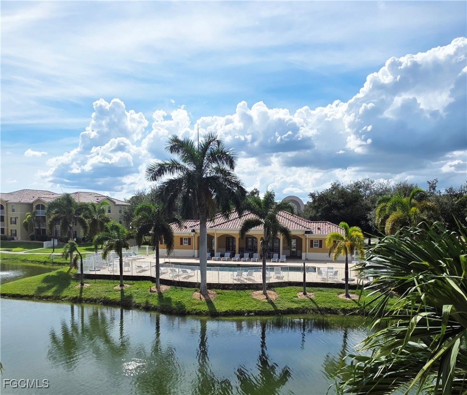 4121  Residence Drive, Apt 323