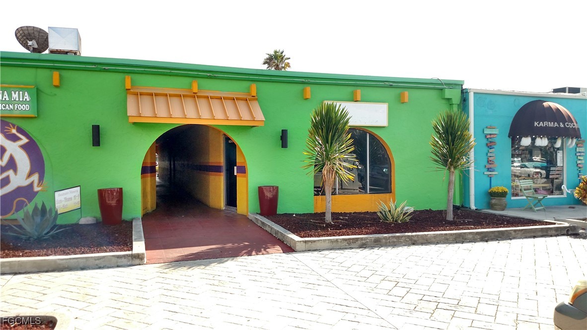 1025  Cape Coral Parkway
