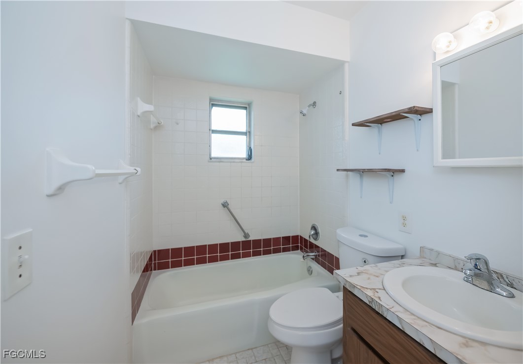 941/939 SE 24th Avenue