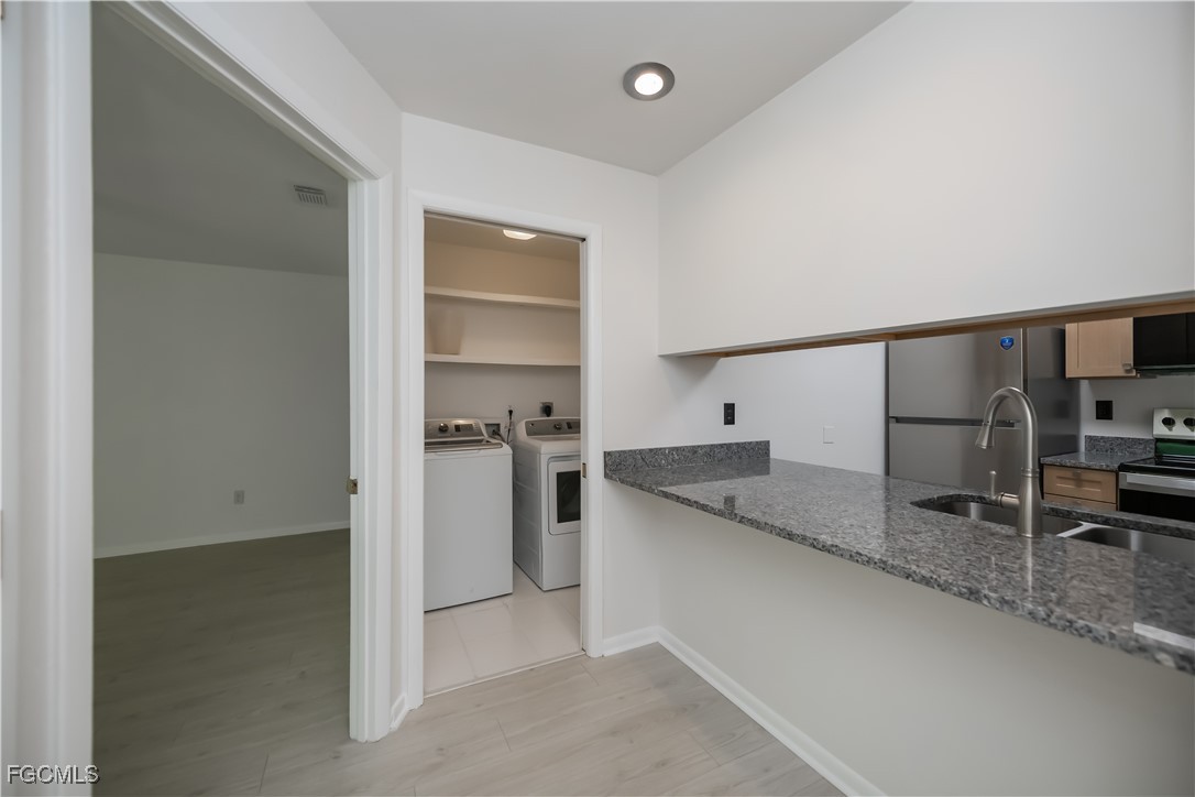 941/939 SE 24th Avenue