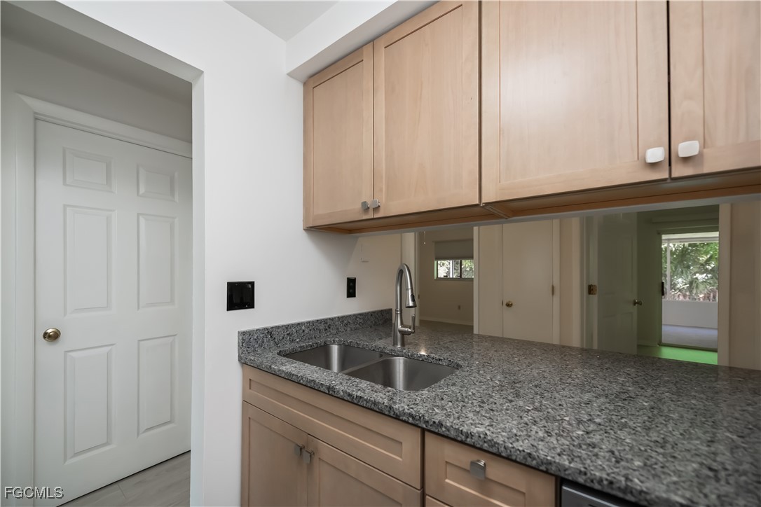 941/939 SE 24th Avenue