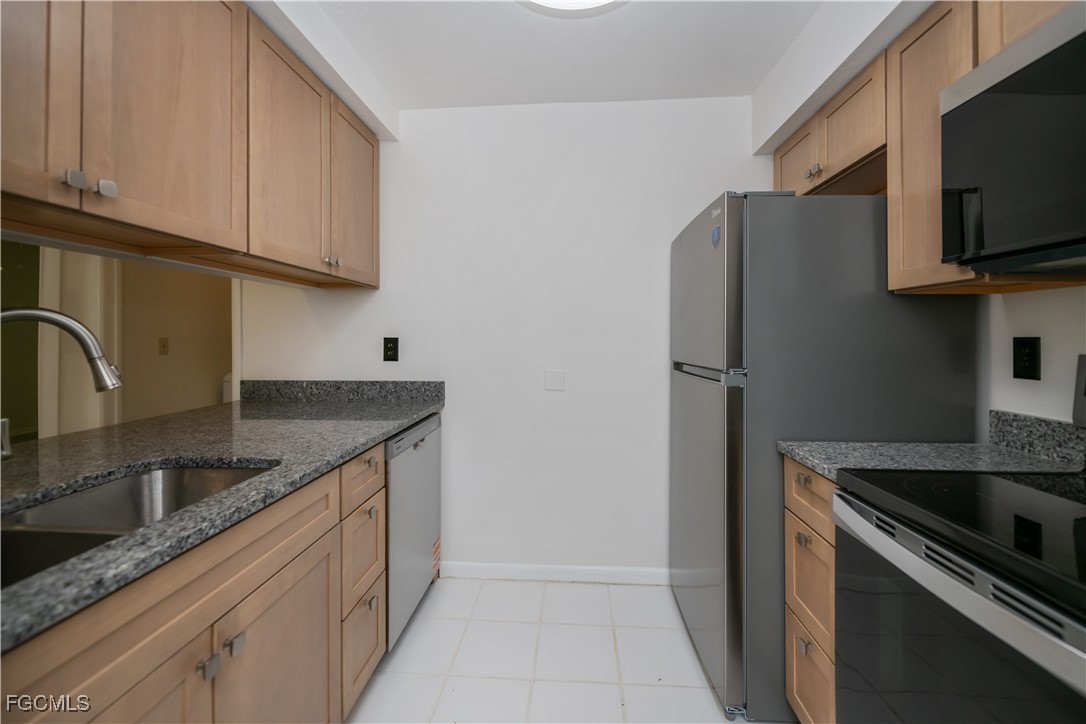 941/939 SE 24th Avenue