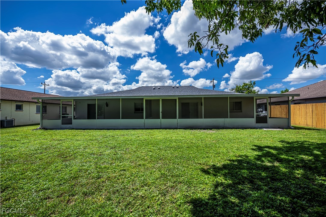 941/939 SE 24th Avenue