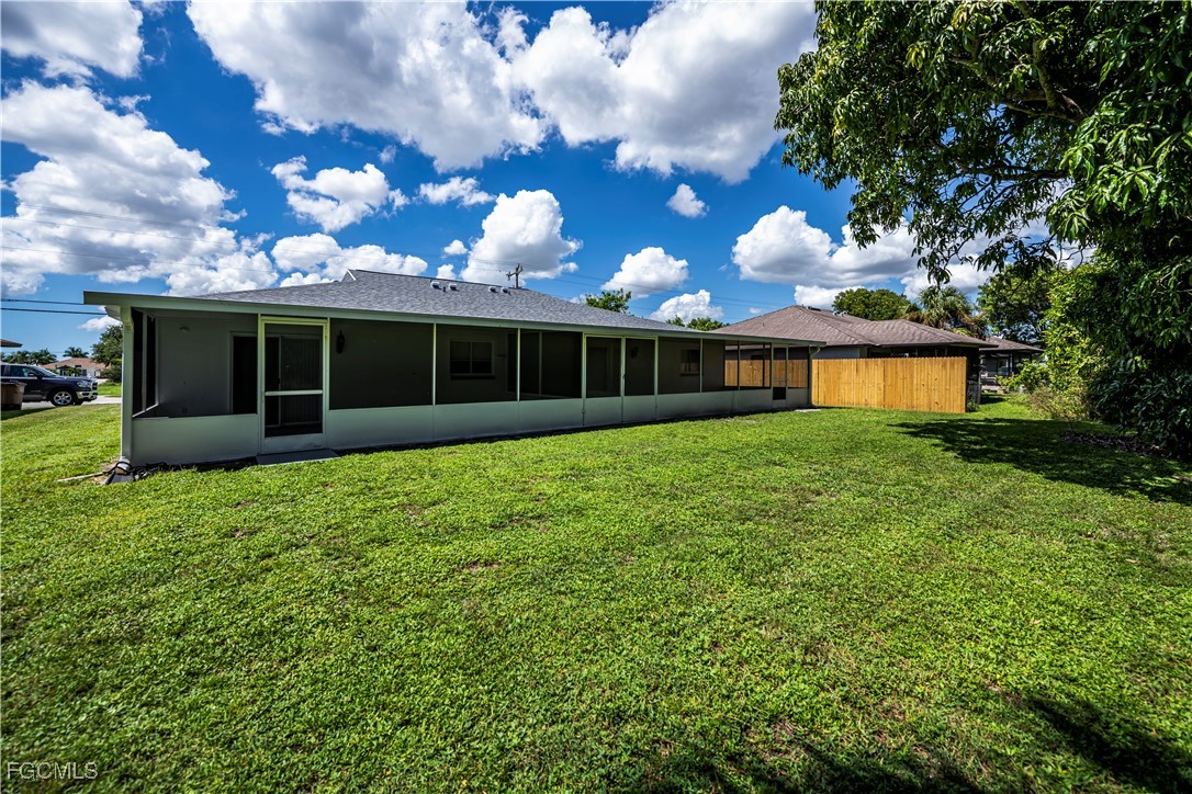 941/939 SE 24th Avenue