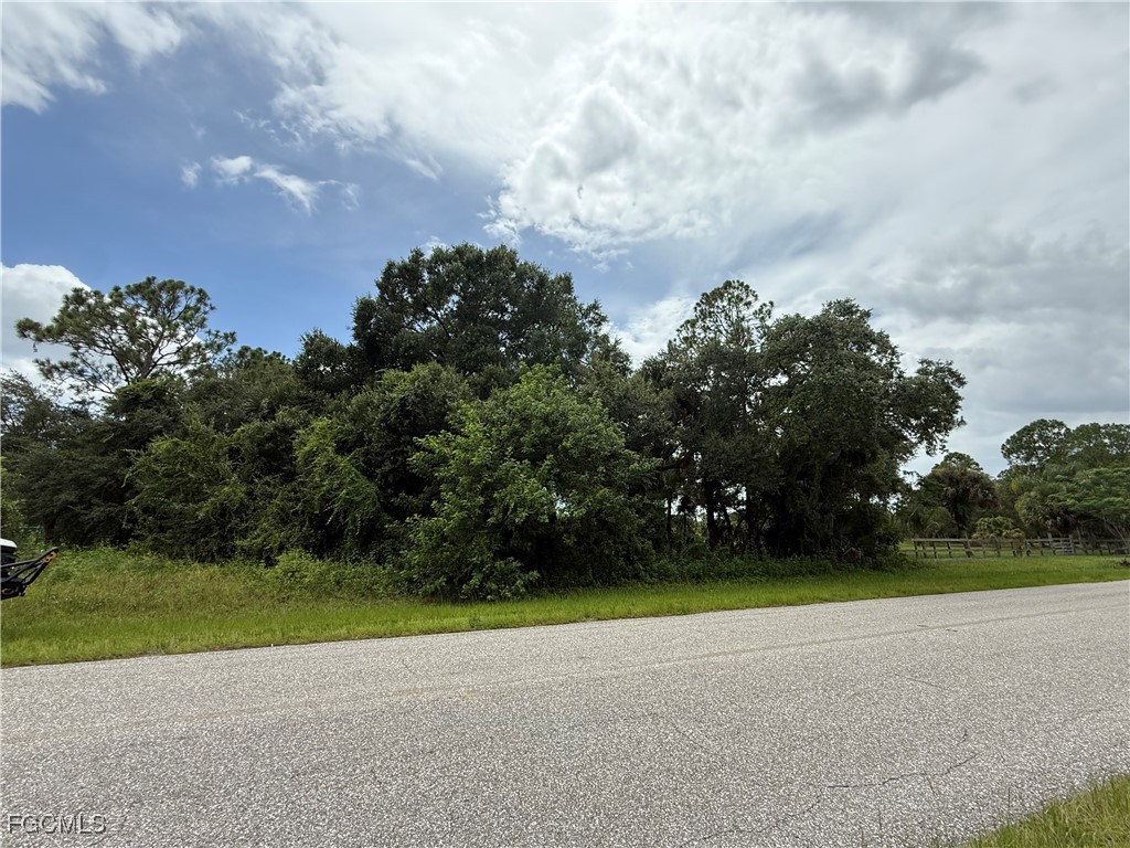 390  Hunting Club Avenue