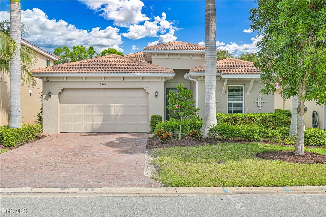 3208  Royal Gardens Avenue