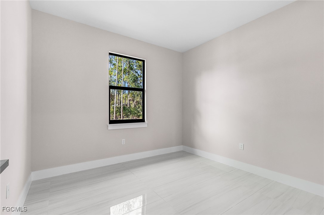 2158  Desoto Boulevard