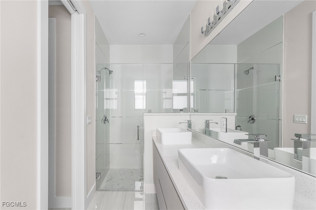 2158  Desoto Boulevard