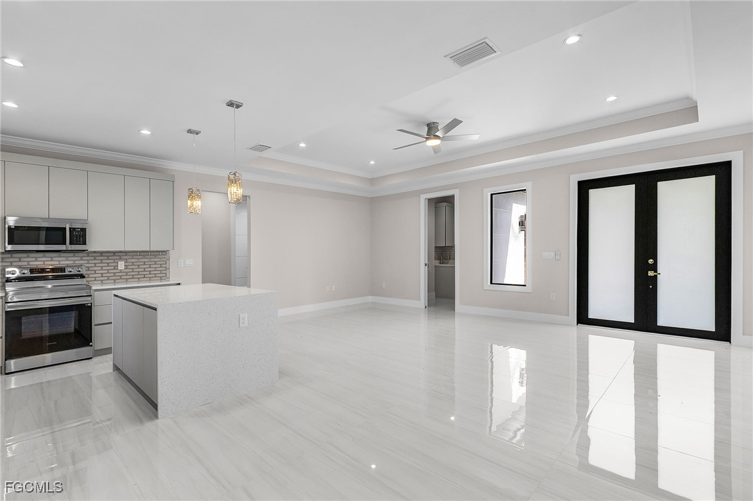 2158  Desoto Boulevard