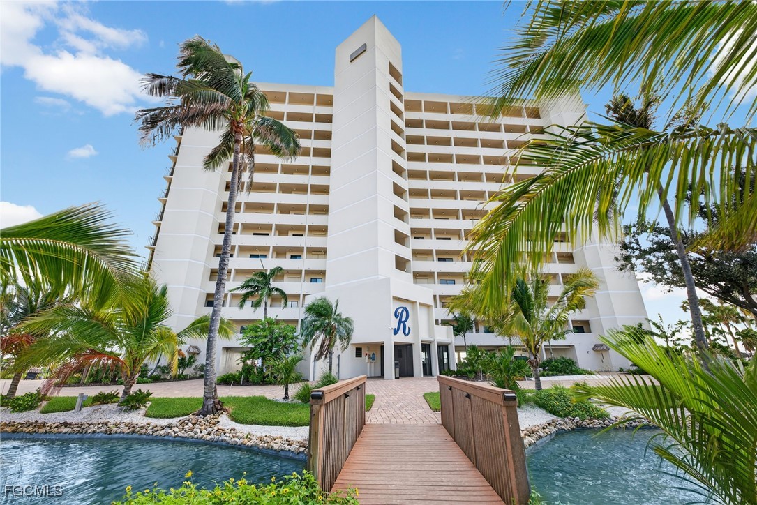 7500  Estero Boulevard, Apt 706