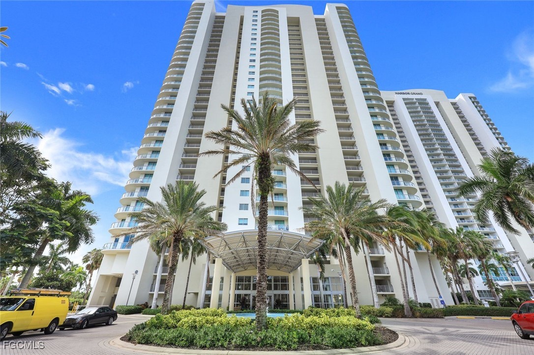 3000  Oasis Grand Boulevard, Apt 603