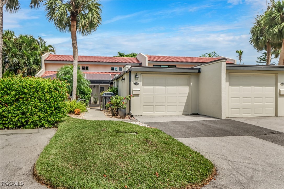 4449 W Mainmast Court