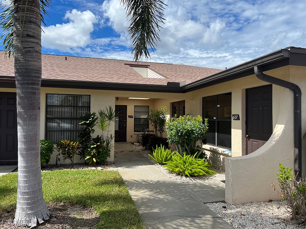 3906 SE 11th Place, Apt 606