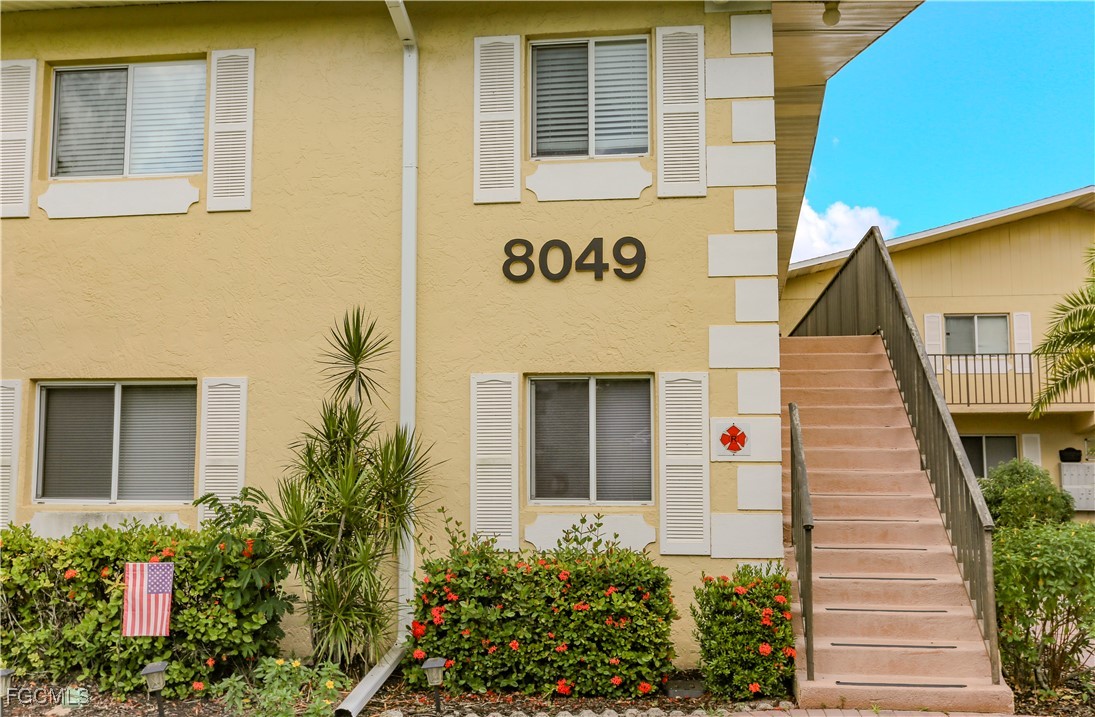 8049  Country Road, Apt 101