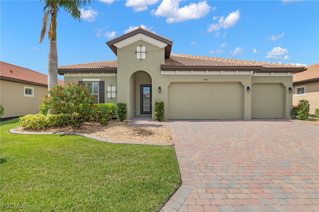 8741  Westwood Oaks Place